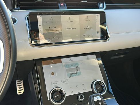 Used 2022 Land Rover Range Rover Evoque R-Dynamic SE image 15