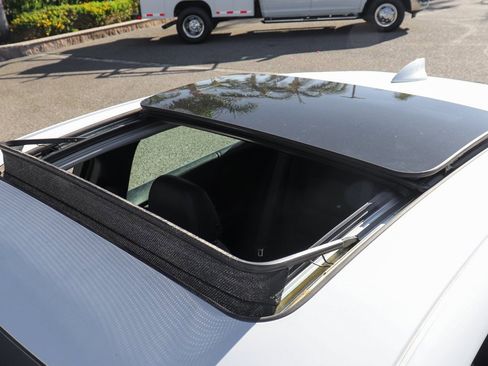 Used 2021 Chevrolet Malibu Premier image 28