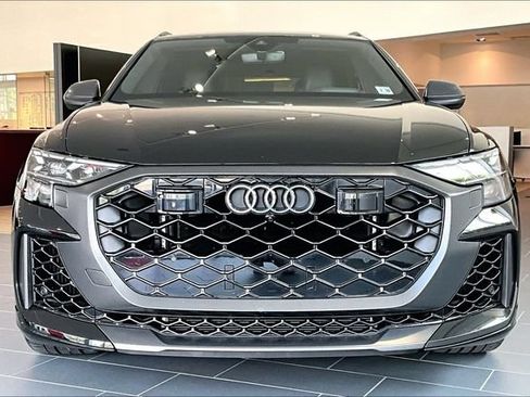 Certified 2025 Audi RS Q8 performance AWD/4WD image 2