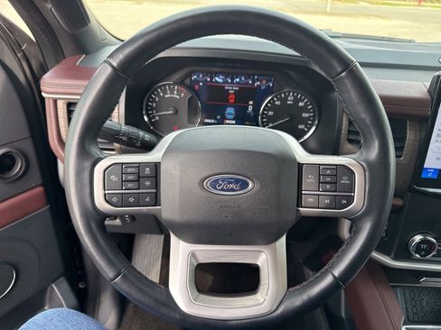Used 2022 Ford Expedition Max Limited image 23