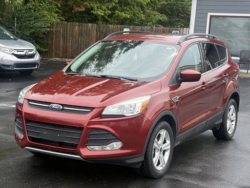 Used 2015 Ford Escape SE w/ Equipment Group 201A AWD/4WD image 1