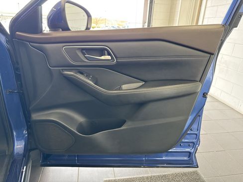 Used 2021 Nissan Rogue SV w/ Premium Package image 54