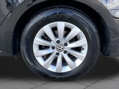 Used 2015 Volkswagen Passat 1.8T S FWD image 10