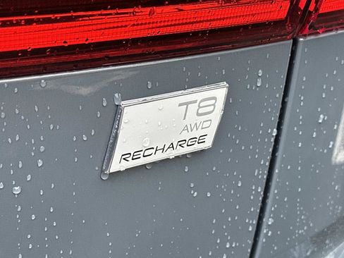 Certified 2023 Volvo XC60 T8 Plus w/ Climate Package image 28