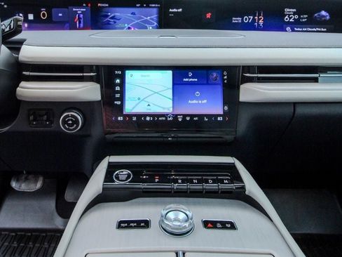 Used 2025 Lincoln Navigator Reserve AWD/4WD image 33