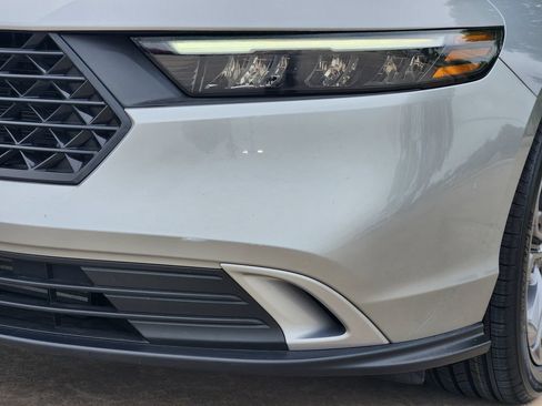 Used 2023 Honda Accord EX image 9
