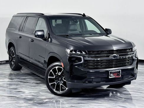 Used 2021 Chevrolet Suburban RST AWD/4WD image 3
