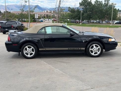 Used 2000 Ford Mustang Convertible RWD image 8