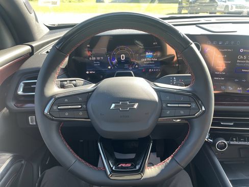 New 2026 Chevrolet Traverse RS w/ LPO, Floor Liner Package FWD image 17