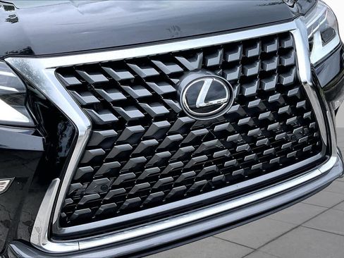 Used 2023 Lexus GX 460 Premium w/ Accessory Package AWD/4WD image 29