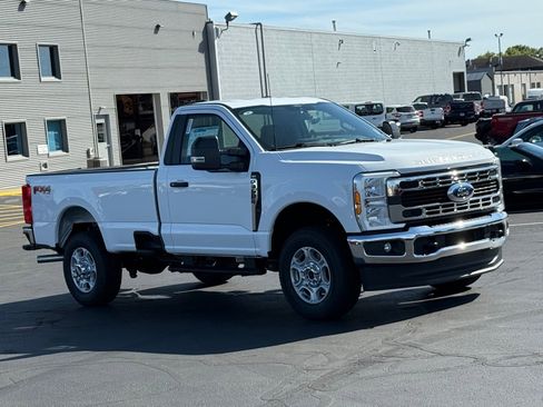 New 2026 Ford F350 XLT w/ FX4 Off-Road Package image 9