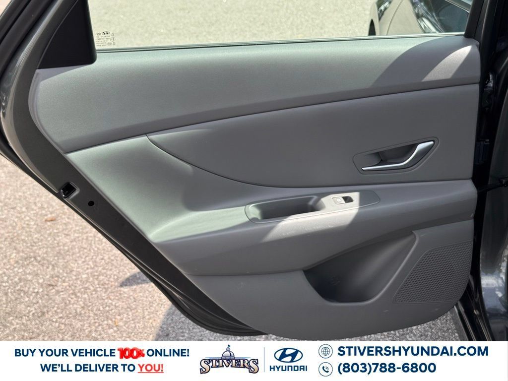 Certified 2026 Hyundai Elantra SE FWD image 18