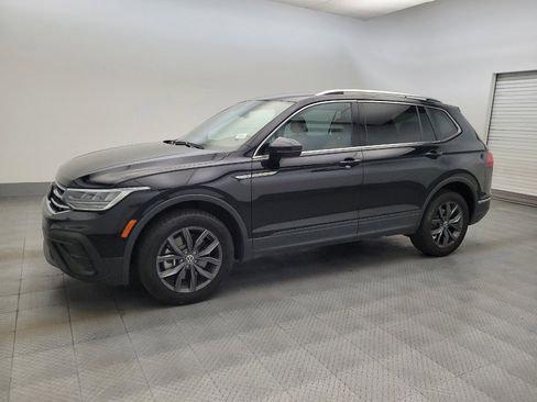 Used 2022 Volkswagen Tiguan SE AWD/4WD image 2