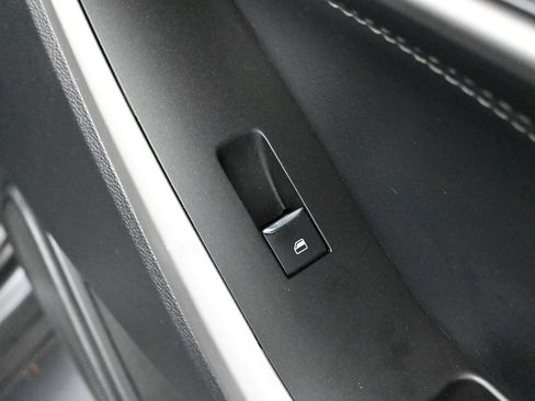 Used 2022 Ford Explorer XLT w/ Class IV Trailer Tow Package image 48