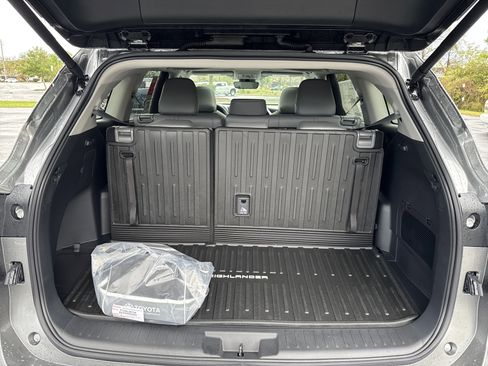 New 2026 Toyota Highlander XLE image 29