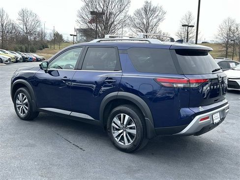 Used 2025 Nissan Pathfinder SL image 6