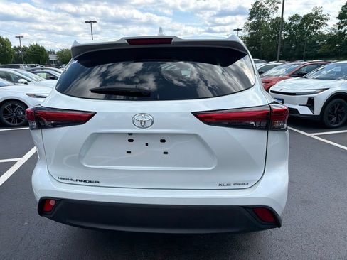 Used 2023 Toyota Highlander XLE AWD/4WD image 6