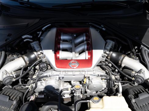 Used 2013 Nissan GT-R Black Edition AWD/4WD image 93