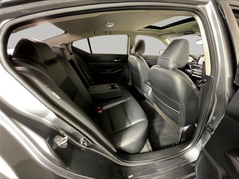 Used 2022 Nissan Altima 2.5 SR w/ Midnight Edition Package FWD image 25