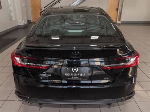 Used 2025 Toyota Camry SE image 19