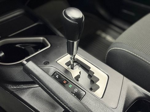 Used 2018 Toyota RAV4 XLE AWD/4WD image 23