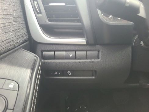 Used 2023 Nissan Rogue SV image 25