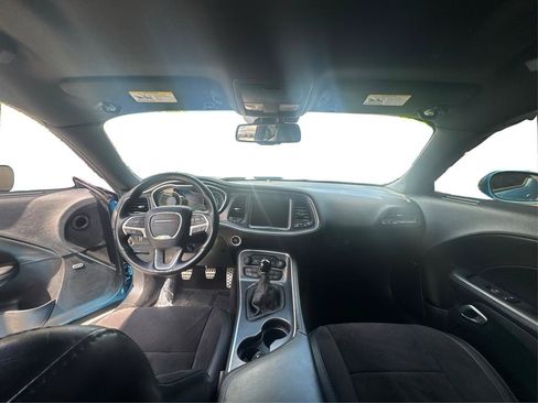 Used 2015 Dodge Challenger R/T Scat Pack w/ Leather Interior Group RWD image 18