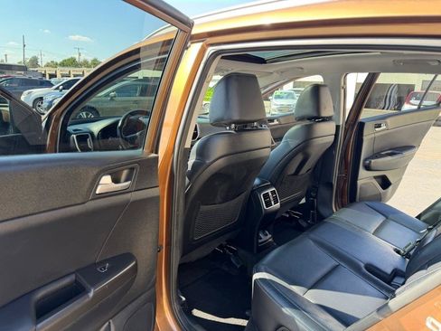 Used 2017 Kia Sportage EX w/ EX Technology Package FWD image 11