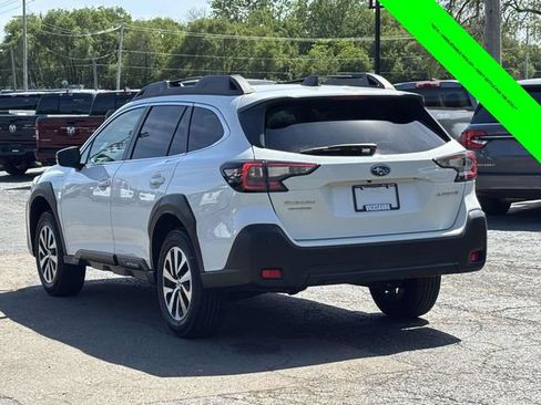 Used 2024 Subaru Outback Premium AWD/4WD image 2