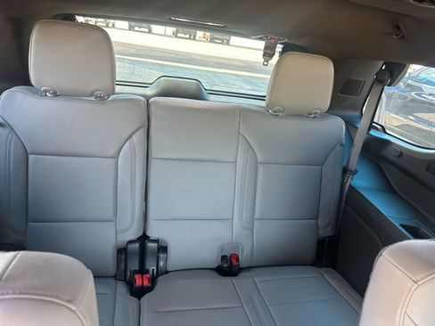 Used 2024 Chevrolet Tahoe Z71 w/ Luxury Package image 9