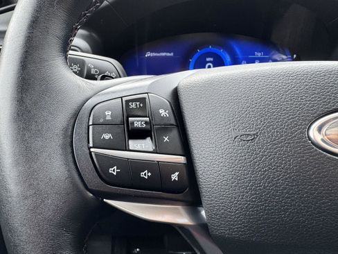 Used 2020 Ford Explorer Platinum w/ Premium Technology Package AWD/4WD image 25