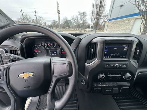 Used 2024 Chevrolet Silverado 1500 Custom image 11