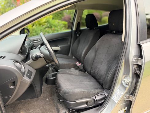Used 2013 MAZDA MAZDA2 Sport FWD image 11