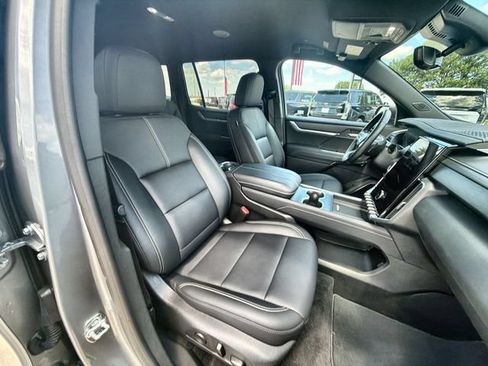 Certified 2026 GMC Acadia Elevation w/ Elevation Premium Package FWD image 27
