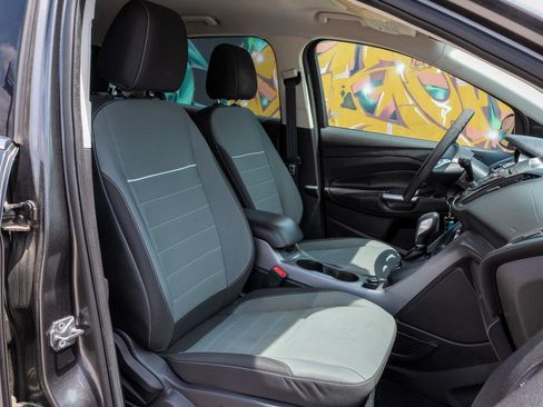 Used 2015 Ford Escape SE FWD image 32