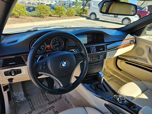 Used 2011 BMW 328i Convertible image 19