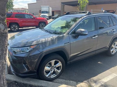 Used 2021 Toyota RAV4 Limited AWD/4WD image 6