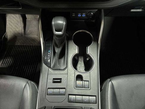 Used 2022 Toyota Highlander XLE image 32