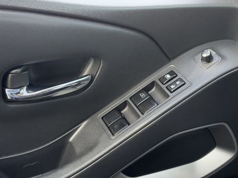 Used 2023 Nissan Frontier SV image 25