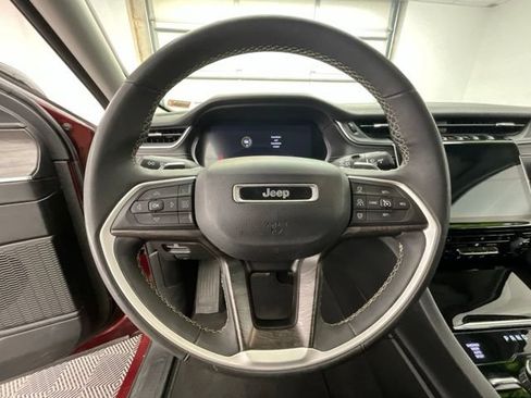Used 2023 Jeep Grand Cherokee Limited AWD/4WD image 7
