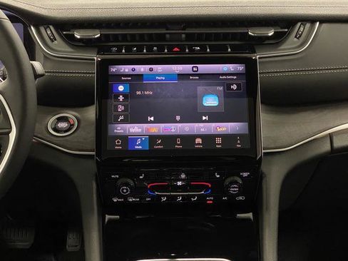 New 2025 Jeep Grand Cherokee L Limited w/ Trailer Tow Package image 9