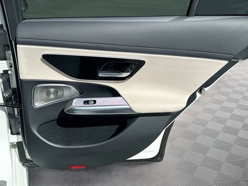 Used 2024 Mercedes-Benz E 350 4MATIC Sedan image 33