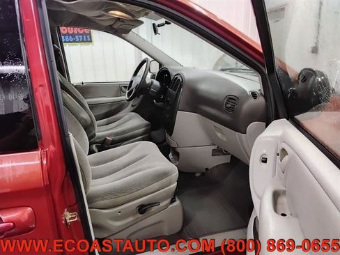 Used 2005 Dodge Caravan SXT FWD image 13