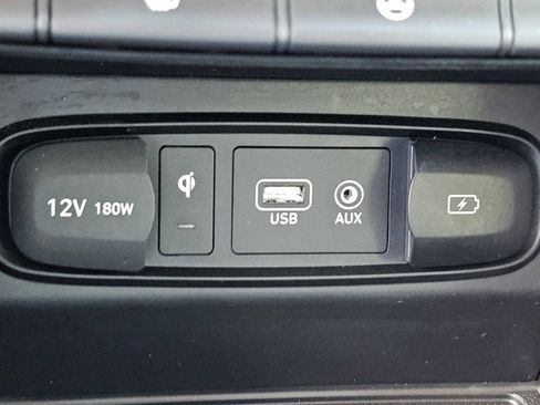 Used 2020 Hyundai Santa Fe Limited AWD/4WD image 16