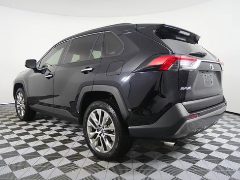 Used 2019 Toyota RAV4 Limited image 5