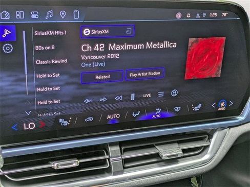 New 2026 Chevrolet Equinox EV LT image 18