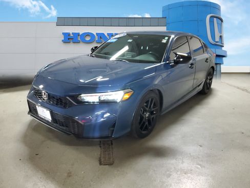 Certified 2025 Honda Civic Sport image 2