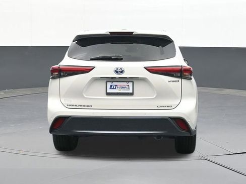 Used 2020 Toyota Highlander Limited FWD image 11