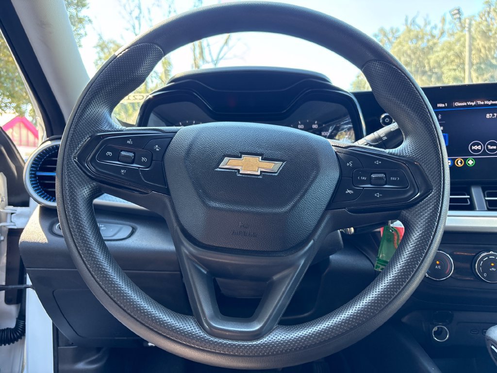 Used 2024 Chevrolet Trax LS FWD image 9