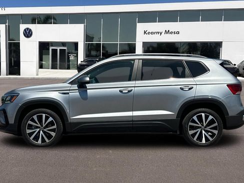 Used 2023 Volkswagen Taos SE FWD image 7